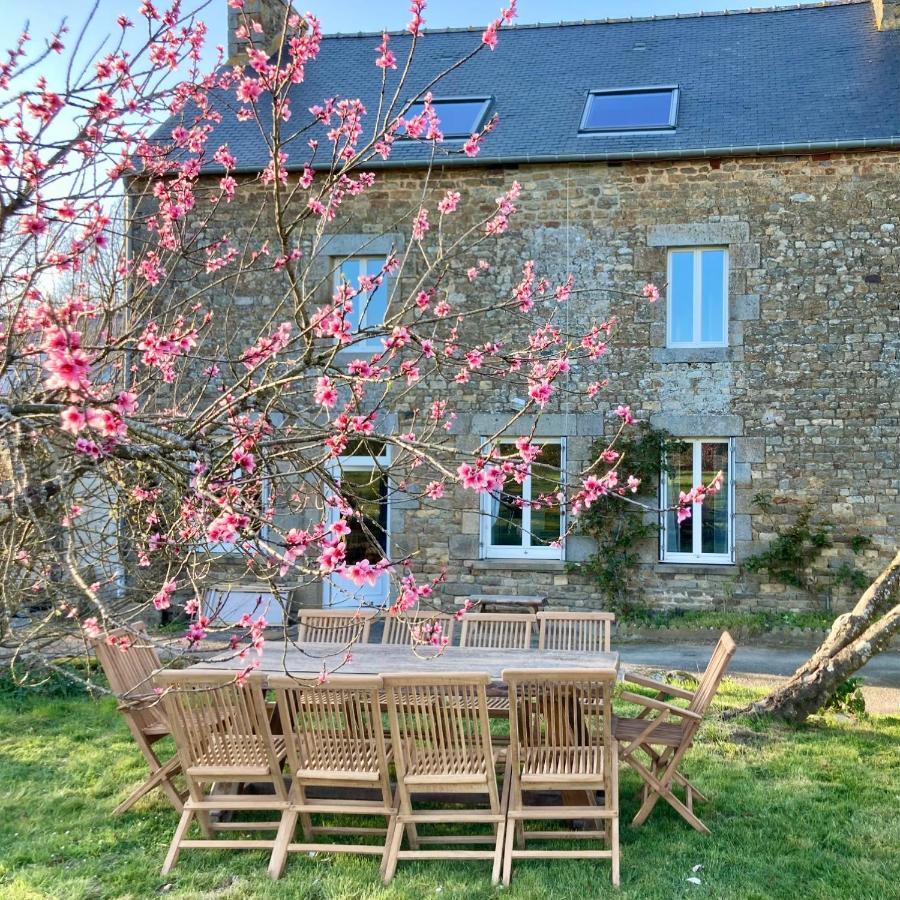コンブール La Breizhidence Bed & Breakfast エクステリア 写真